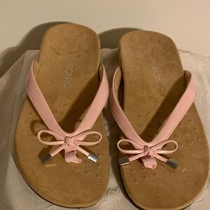 Vionic Pink Bow Toe-Post Sandals